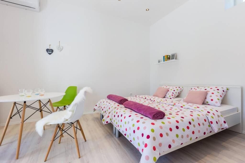 זאדאר Candy Ap.-Near Center,Bus,Beach+Free Parking Place מראה חיצוני תמונה